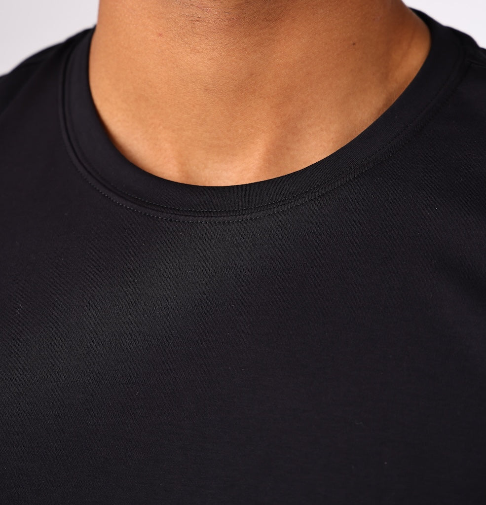 Tall Daddy black tall men’s t-shirt with extended torso length and modern tailored fit